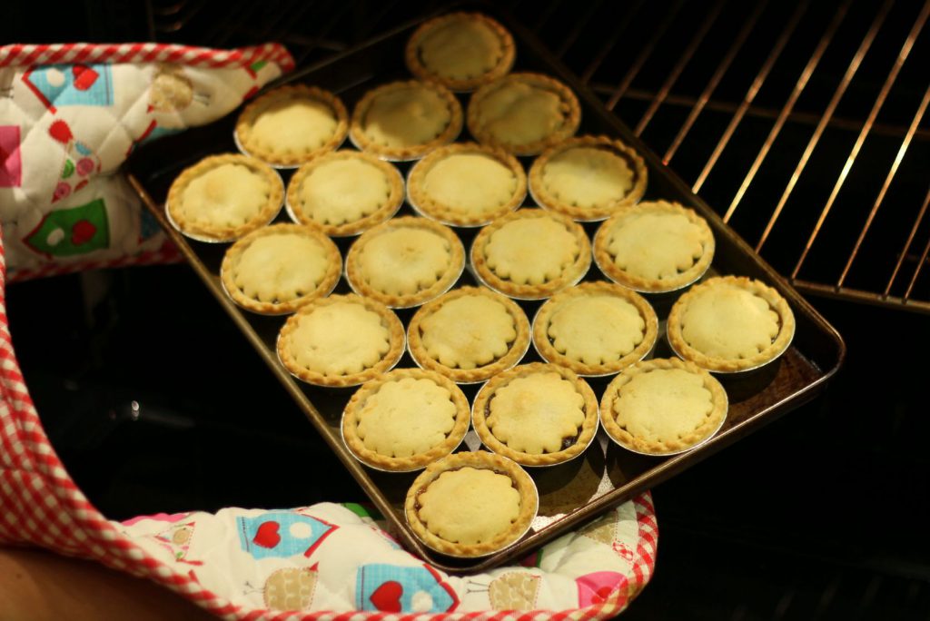 Thomas the Baker Mince Pies